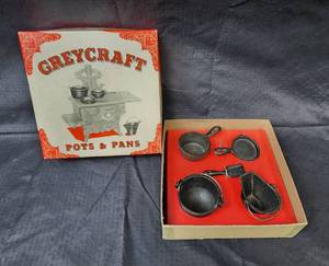 lot 114 image: Vintage Grey Craft Cast Iron Pots and Pans Set (NIB)