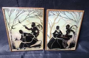 lot 134 image: Vintage Pair of Reverse Painted Convex Glass Silhouette Pictures 4x5