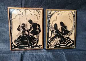 lot 138 image: Vintage Pair of Reverse Painted Convex Glass Silhouette Pictures 3.5x4.5