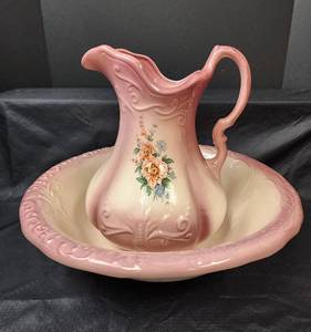 lot 163 image: Vintage Water Basin and Pitcher