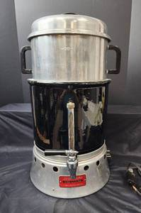 lot 197 image: Vintage Porcelain Dripolator (Heat Works on Both Low and High)