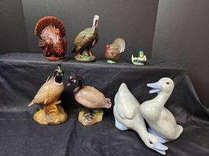 lot 203 image: Bird Decor
