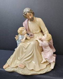 lot 204 image: Porcelain Jesus with Children