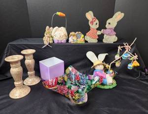 lot 213 image: Easter Decor