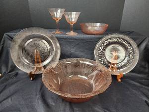 lot 225 image: Pink Depression Glassware