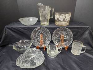 lot 235 image: Glassware