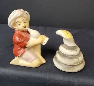 lot 240 image: Vintage Snake Charmer and Cobra Snake Salt & Pepper Shakers - Marked Japan
