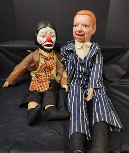 lot 262 image: Vintage W.C.Fields and Emmet Kelly Clown Ventriloquist Dolls (needs repairs)