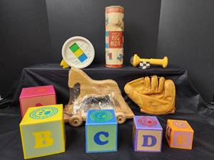 lot 263 image: Vintage Toys