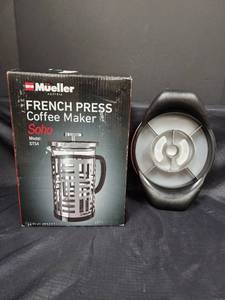 lot 277 image: NIB Mueller French Press Coffee Maker Soho and Pampered Chef Pineapple Cutter