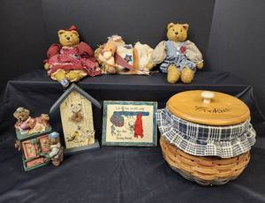 lot 283 image: Teddy Bear Decor