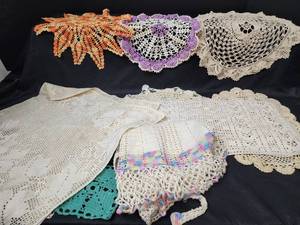 lot 291 image: Doilies and Crocheted Apron