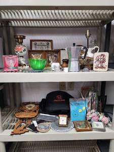 lot 296 image: Contents of Shelf