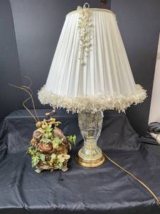 lot 298 image: Lamp and Decor