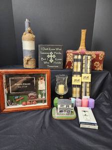 lot 299 image: Home Decor