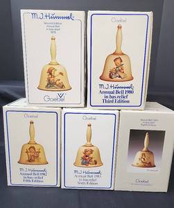 lot 352 image: Goebel Annual Bells in bas -relief (in boxes) - 1979 2nd Edition, 1980 3rd Edition, 1982 5th Edition, 1983 6th Edition, and 1985 8th Edition
