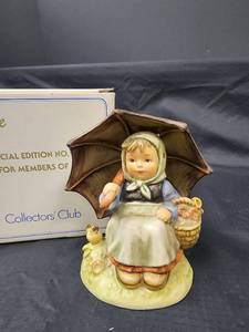 lot 363 image: Goebel Smiling Through Special Edition #9 459 (original box)
