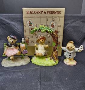 lot 369 image: Bialosky & Friends Exclusively by Hummelwerk Bears