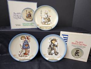 lot 384 image: Schmid Mothers Day Plates - Message of Love 1975 (original box), Moonlight Return 1977 (original box), Devotion for Mother 1976