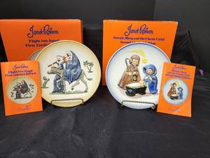 lot 388 image: Goebel Plates - Flight into Egypt 1st Limited Edition 1974 (original box) and Joseph, Mary, and the Christ Child 2nd Limited Edition 1977 (original box)