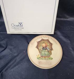 lot 390 image: Goebel Collectors Club Member Exclusive Special Edition #2 1978 HUM690