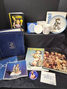 lot 392 image: Goebel Collectibles, Schmid 1977 Mothers Day Plate Moonlight Returns with Original Box, and Schmid Mug in Box