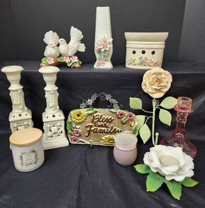 lot 402 image: Home Decor