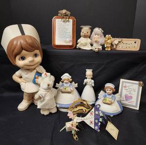 lot 403 image: Nurse Decor