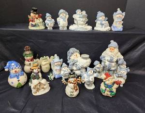 lot 405 image: Snowman Decor