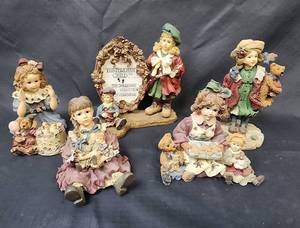 lot 408 image: Boyds Bears, Yesterdays Child, and More