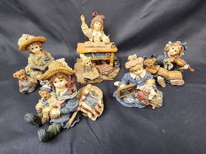 lot 409 image: Boyds Bears, Yesterdays Child, and More