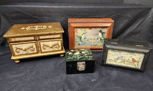 lot 415 image: Jewelry Boxes
