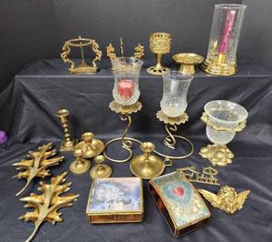 lot 418 image: Brass Decor