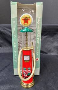 lot 432 image: NIB Vintage Gearbox Collectible Die Cast Gas Pump