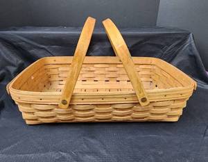 lot 441 image: Longaberger Basket