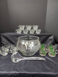 lot 453 image: Glass Punch Bowl with 15 Cups