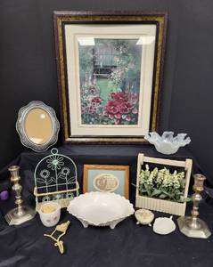 lot 461 image: Picture 19x23 and Home Decor