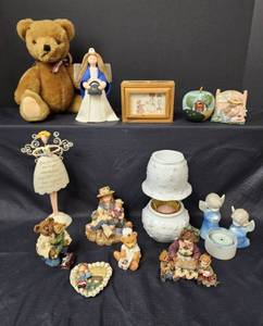 lot 477 image: Collectibles