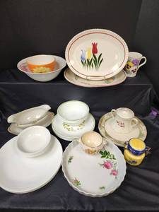 lot 481 image: Corelle Dinnerware and More