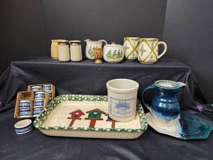 lot 487 image: Stoneware Dishes