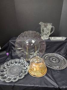 lot 493 image: Glass Serving Dishes