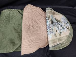 lot 495 image: (3) Sets of 6 Placemats