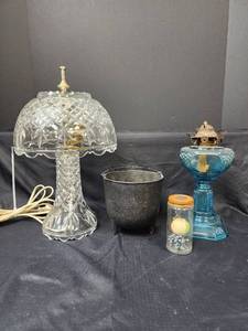 lot 529 image: Home Decor