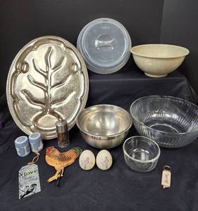 lot 536 image: Kitchen Bowls and More