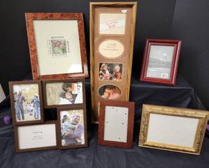 lot 552 image: Picture Frames