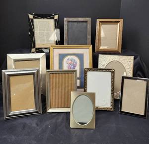 lot 554 image: Picture Frames