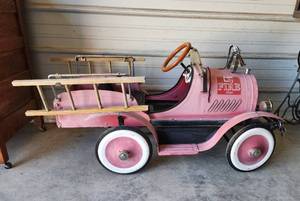 lot 4 image: Vintage Kalee Deluxe City Fire Dept. Fire Truck Pedal Car with Bell and (2) Ladders (works)