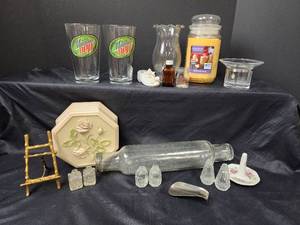lot 595 image: Home Decor