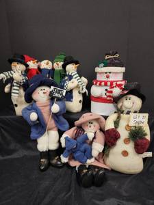 lot 703 image: Snowman Decor
