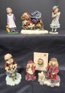 lot 705 image: Boyds Bear and Yesterdays Child Collectibles